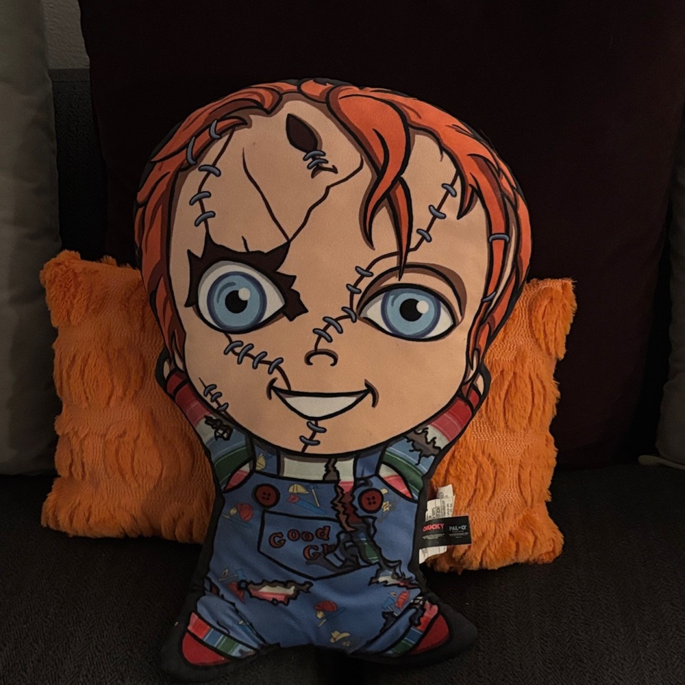 Chucky throw pillow ! Perfect for Halloween
